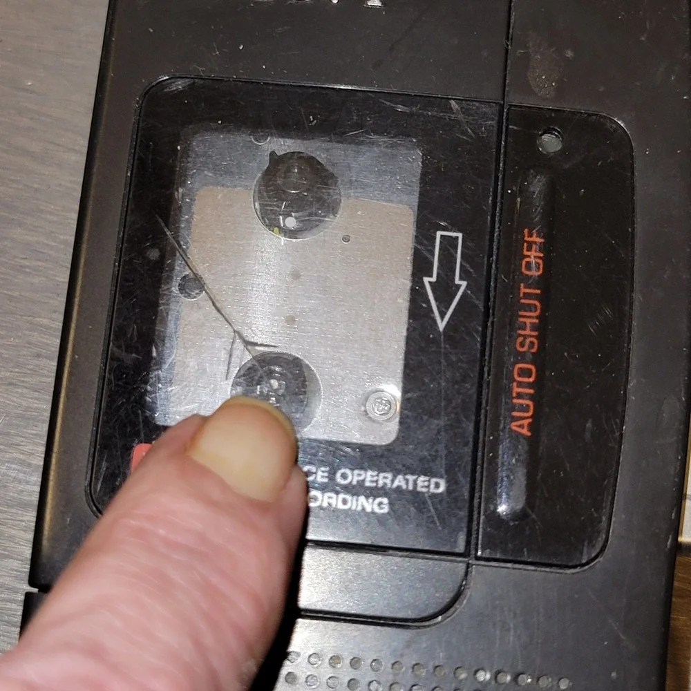 Sony M-440V Microcassette-Corder Voice Recorder VOR Handheld Tape Player Cracked